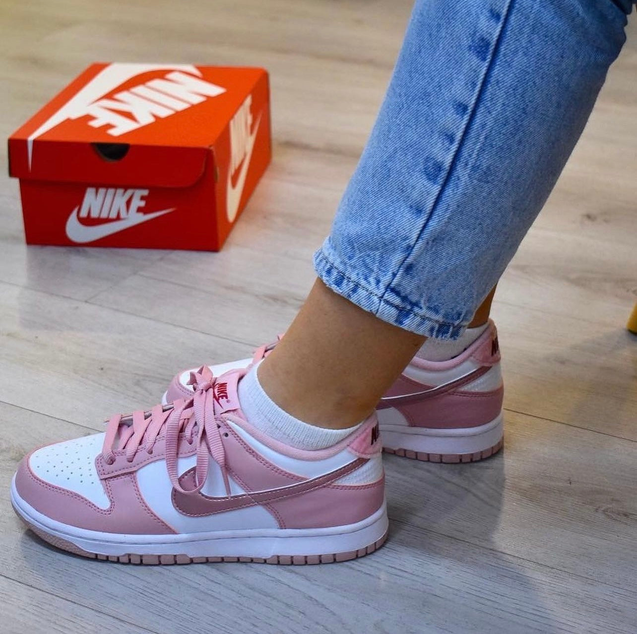 Nike Dunk Low Pink Velvet